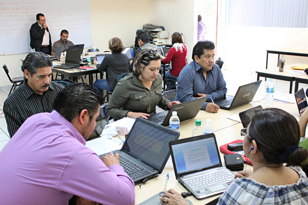Capacitacion en La Casa del Contratista