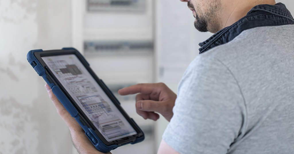 uso de herramientas tecnologicas de los contratistas